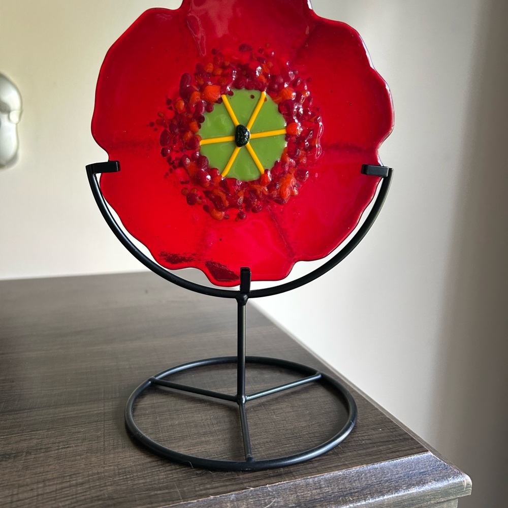 Anne Nye Fused Glass Elegant Red and Green Glass Flower Art on Stand